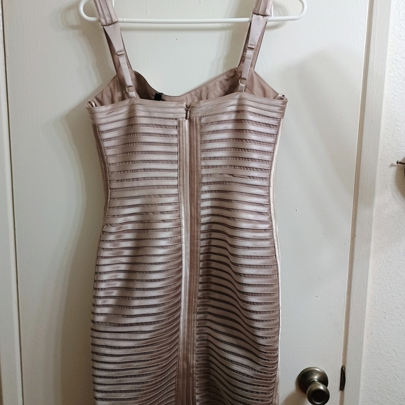 BCBGMaxAzria Cream  Bodycon Dress Sweetheart Neckline - Picture 2 of 8